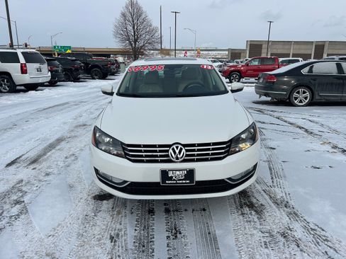 Used 2013 Volkswagen Passat 3.6 SEL Premium image 8