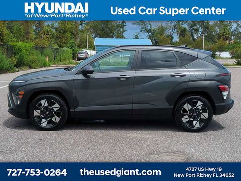 Used 2025 Hyundai Kona SEL FWD image 2