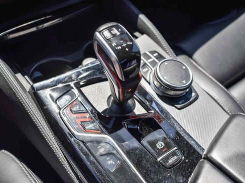 Used 2022 BMW M5 image 18