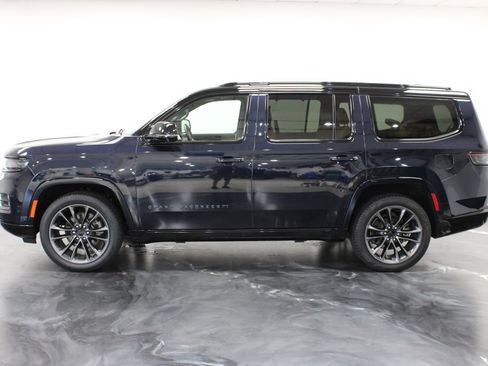 Used 2025 Jeep Grand Wagoneer Series III w/ Rear Seat Video Group 1 AWD/4WD image 30