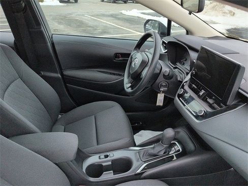 Certified 2025 Toyota Corolla LE image 9