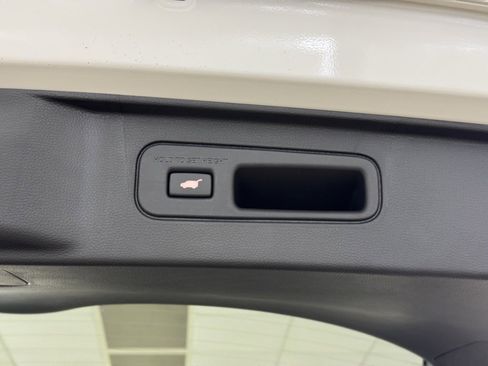 New 2025 Honda Pilot EX-L image 24