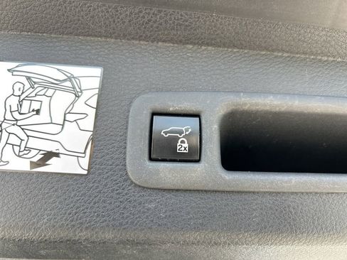 Used 2023 Toyota Sienna XLE image 41