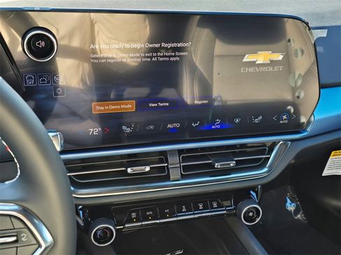 New 2026 Chevrolet Equinox EV LT image 25