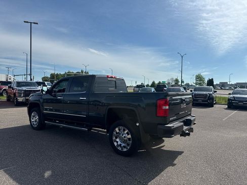 Used 2018 GMC Sierra 2500 Denali w/ Duramax Plus Package AWD/4WD image 3