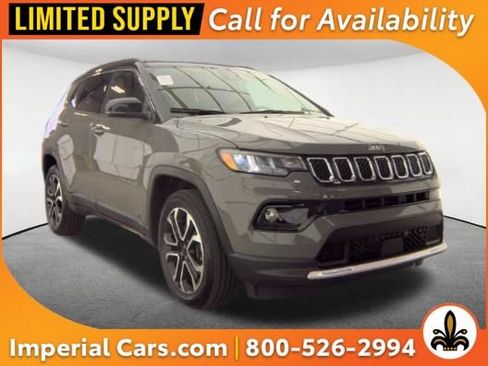 Used 2024 Jeep Compass Limited AWD/4WD image 1