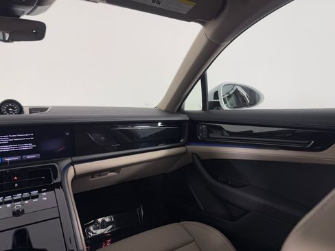 Certified 2025 Porsche Panamera 4 image 20