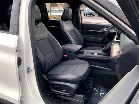 Used 2025 Ford Explorer ST-Line image 7