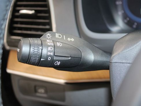 Used 2023 Volvo XC90 B5 Plus image 42