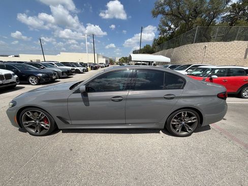 Used 2021 BMW M550i xDrive w/ Executive Package AWD/4WD image 2