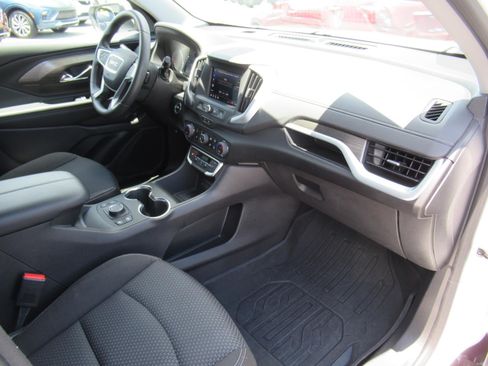 Used 2024 GMC Terrain SLE w/ Driver Convenience Package AWD/4WD image 11