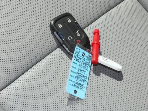 Certified 2023 GMC Acadia SLT image 6