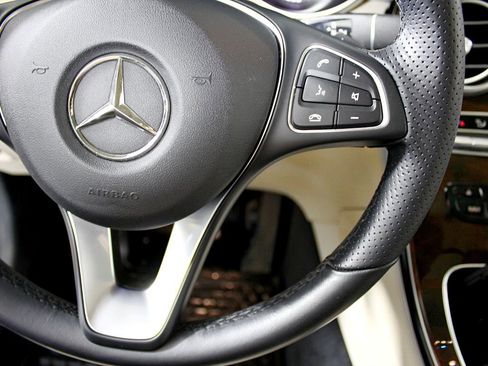 Used 2017 Mercedes-Benz GLC 300 4MATIC image 29