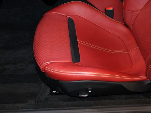 Used 2021 Ferrari Roma RWD image 91