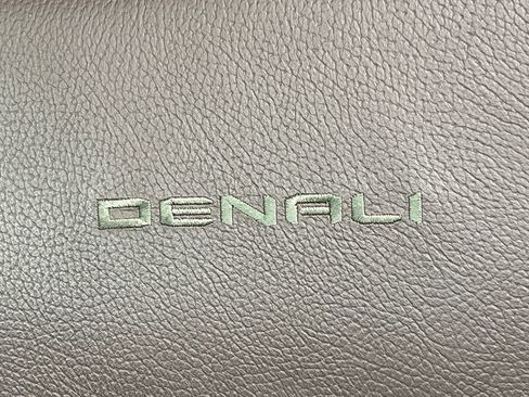 Used 2025 GMC Sierra 1500 Denali w/ Denali Reserve Package AWD/4WD image 19