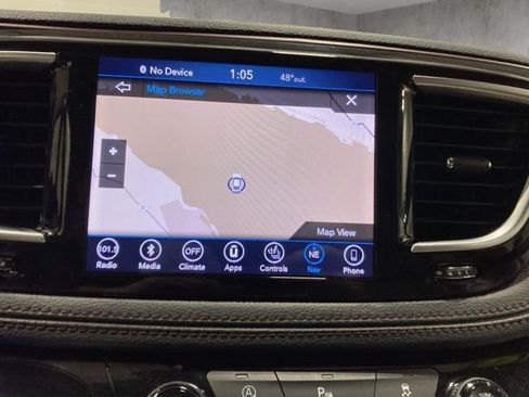 Used 2019 Chrysler Pacifica Limited w/ Tire & Wheel Group image 18