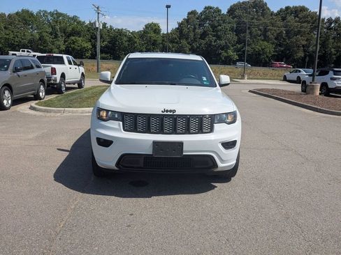 Used 2021 Jeep Grand Cherokee Laredo X AWD/4WD image 8