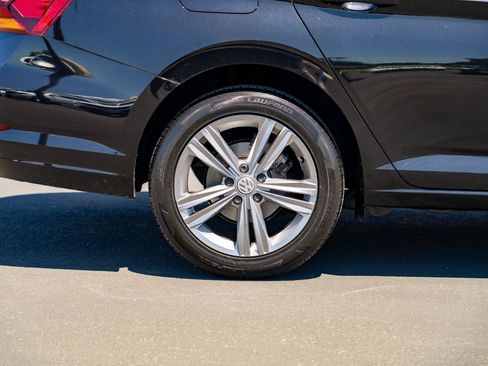 Used 2019 Volkswagen Jetta R-Line FWD image 9