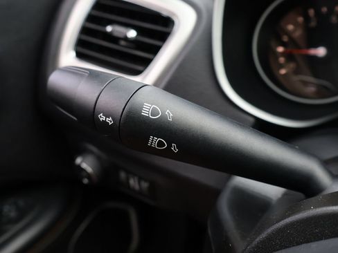Used 2018 Jeep Compass Latitude w/ Popular Equipment Group FWD image 34