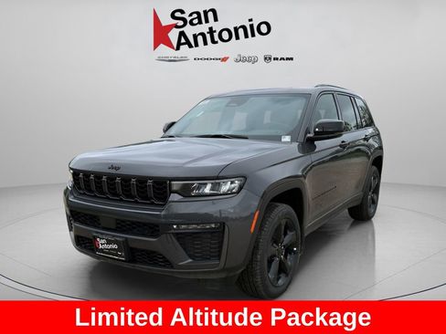 New 2026 Jeep Grand Cherokee Limited w/ Limited Altitude Package RWD image 4