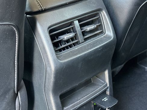 Used 2024 Ford Edge Titanium image 42