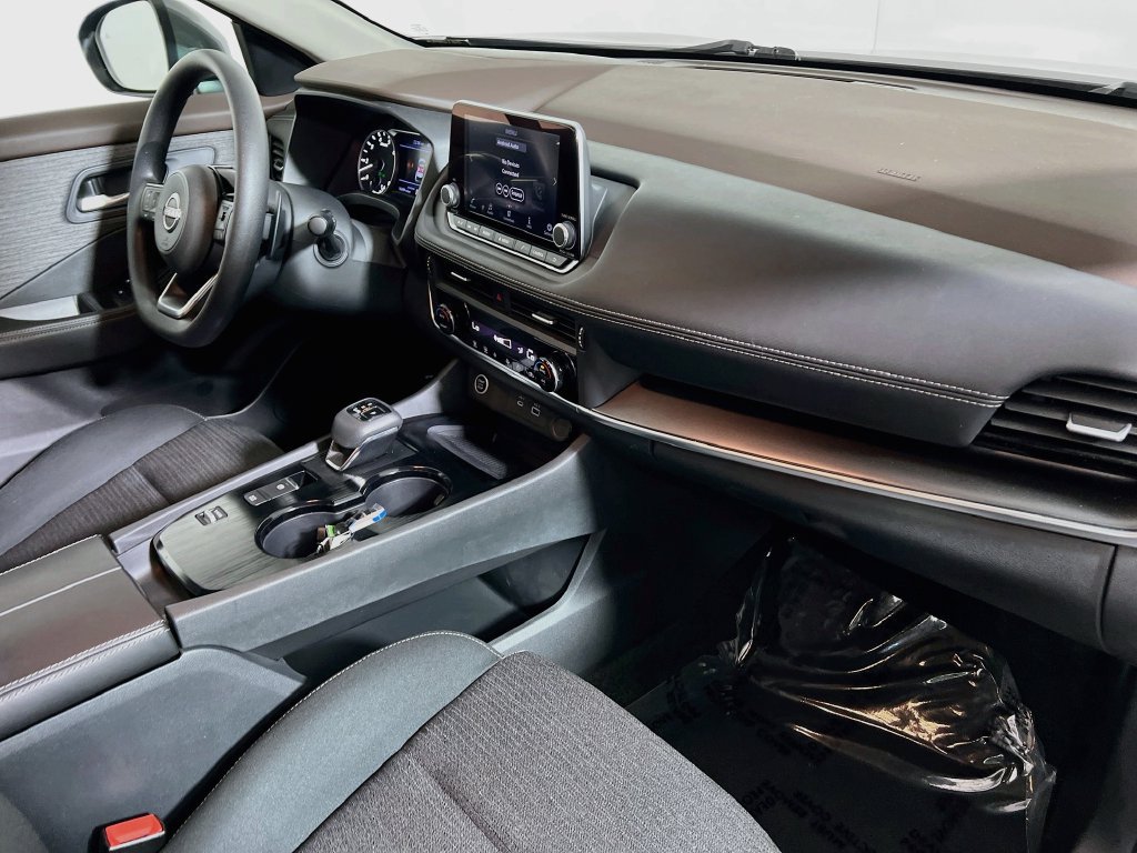 Used 2023 Nissan Rogue SV FWD image 25