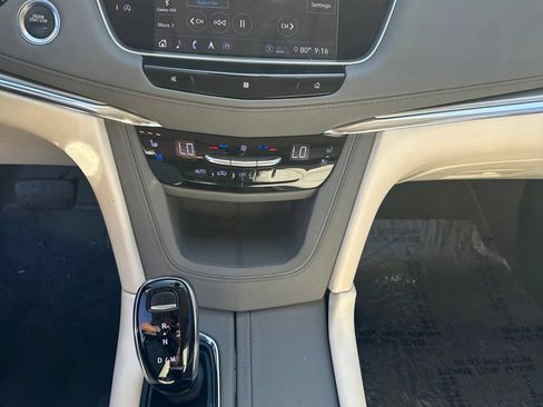 Used 2020 Cadillac XT5 Premium Luxury FWD image 19