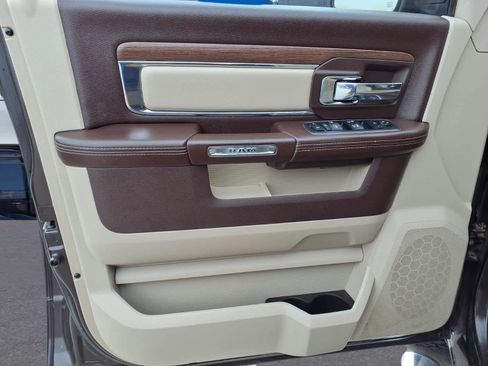 Used 2017 RAM 1500 Laramie w/ Convenience Group image 9