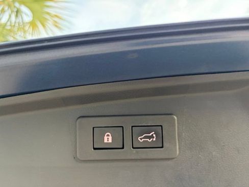 Used 2022 Subaru Outback Touring XT AWD/4WD image 23