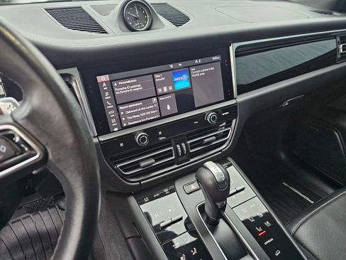 Used 2023 Porsche Macan image 28