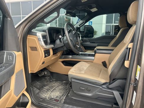 Used 2023 Ford F250 XLT w/ XLT Premium Package AWD/4WD image 11