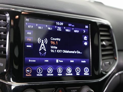 Used 2019 Jeep Grand Cherokee Limited image 16