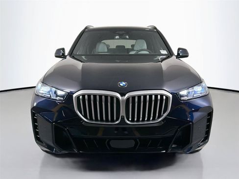 Used 2025 BMW X5 sDrive40i w/ M Sport Package RWD image 2