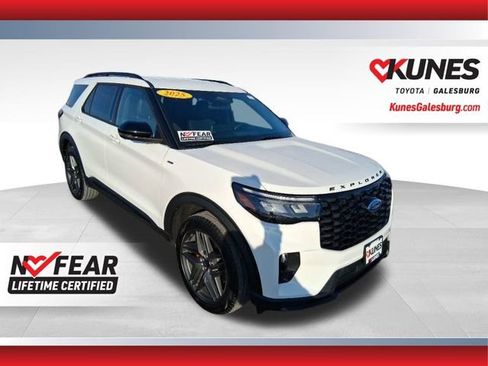 Used 2025 Ford Explorer ST-Line w/ ST-Line Street Pack image 1