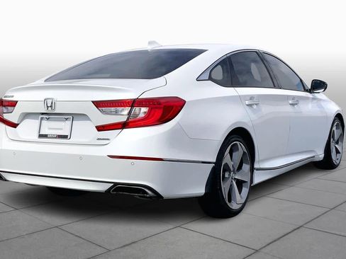 Used 2018 Honda Accord Touring image 13