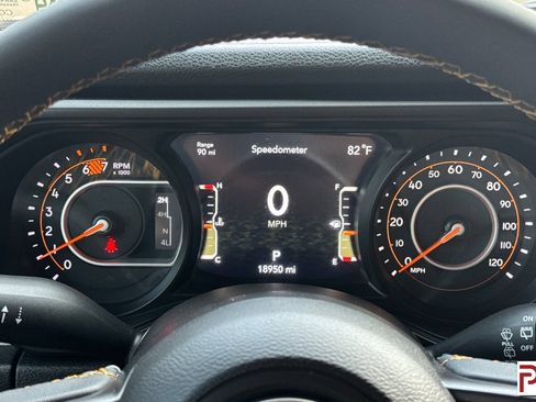 Used 2024 Jeep Wrangler Unlimited Sport AWD/4WD image 30