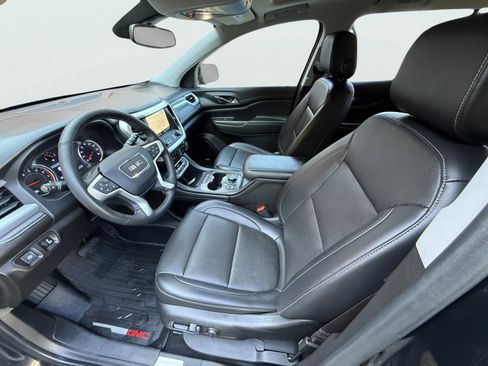 Used 2023 GMC Acadia SLT w/ Preferred Package image 12