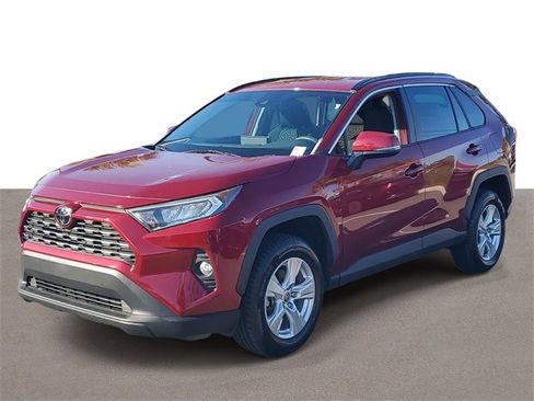 Used 2021 Toyota RAV4 XLE image 2
