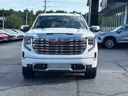 Used 2024 GMC Sierra 1500 Denali w/ Technology Package AWD/4WD image 14