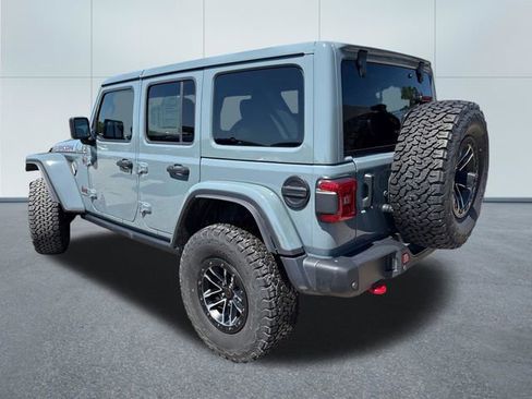 Used 2024 Jeep Wrangler Unlimited Rubicon AWD/4WD image 2