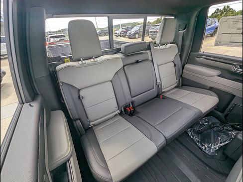 New 2026 Chevrolet Silverado 2500 ZR2 AWD/4WD image 17