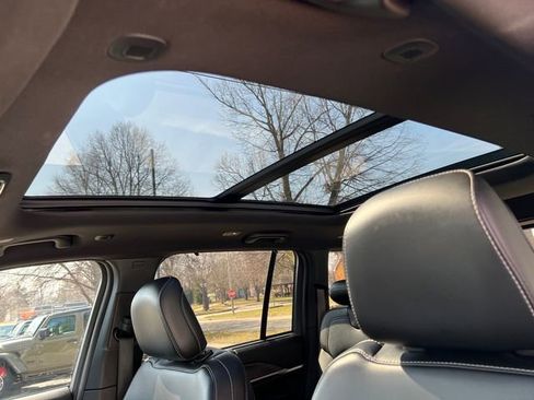 Used 2024 Jeep Grand Cherokee Limited w/ Luxury Tech Group II image 10