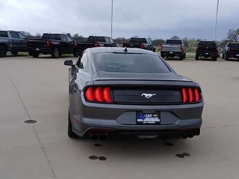 Used 2022 Ford Mustang Premium image 7