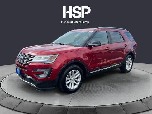 Used 2017 Ford Explorer XLT w/ Equipment Group 202A FWD image 1