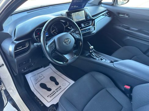 Used 2018 Toyota C-HR XLE FWD image 20