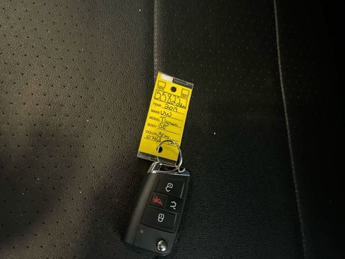 Used 2019 Volkswagen Tiguan SE image 25