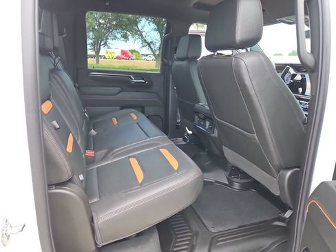 Used 2025 GMC Sierra 2500 AT4 AWD/4WD image 26