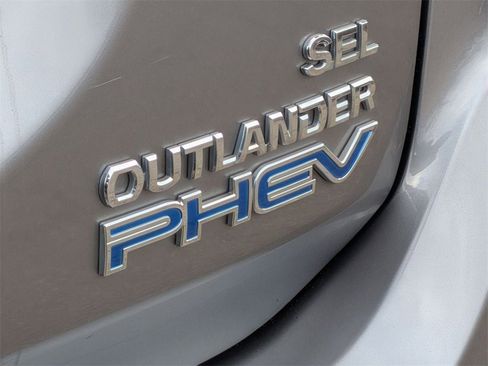 Used 2019 Mitsubishi Outlander SEL image 10