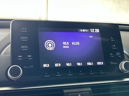 Used 2020 Honda Accord Hybrid image 12