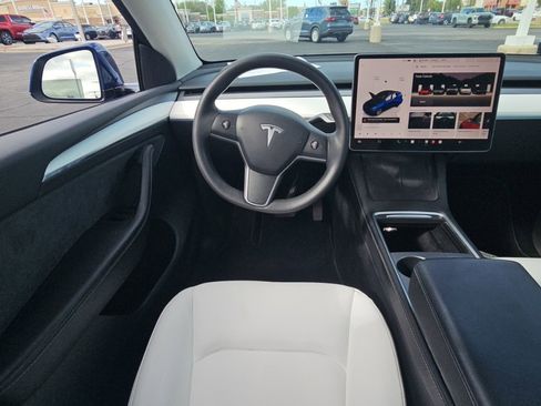 Used 2023 Tesla Model Y Long Range AWD/4WD image 9